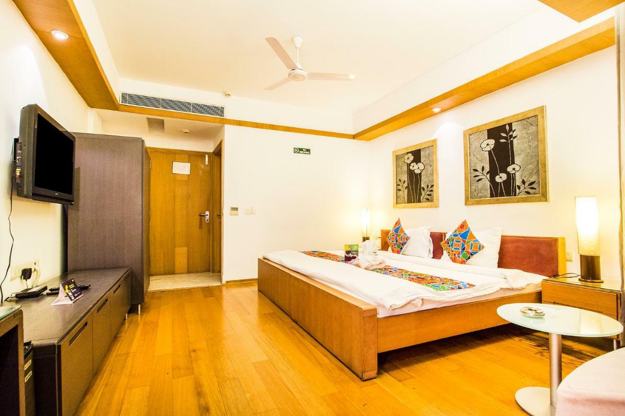แฟบโฮเต็ล ราช ทรพร Hotel คูร์เคาน์ ภายนอก รูปภาพ