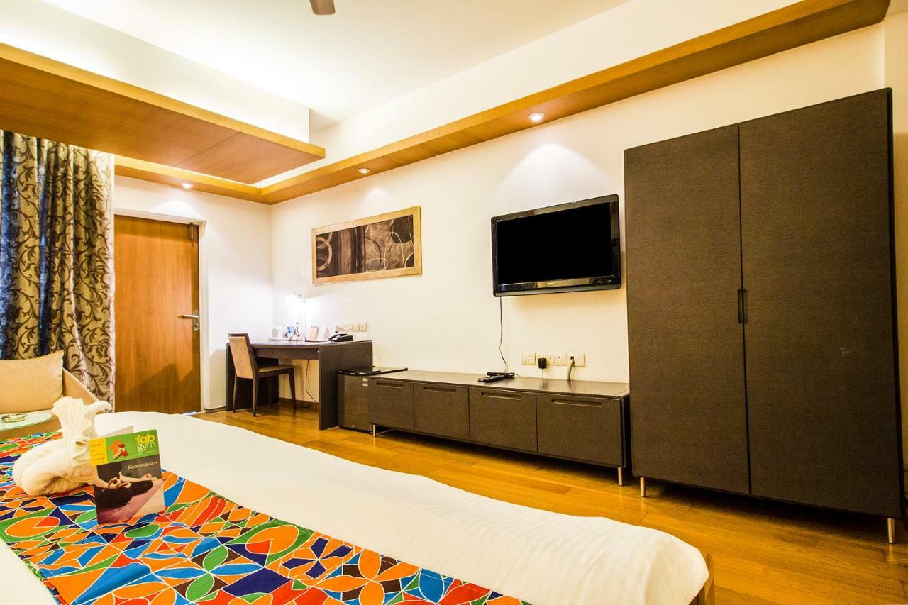 แฟบโฮเต็ล ราช ทรพร Hotel คูร์เคาน์ ภายนอก รูปภาพ
